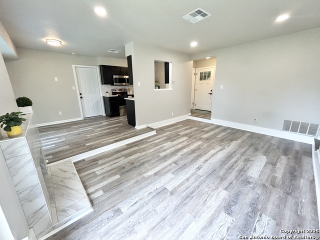 Image 6 of 24 For 5943 Cliffmore