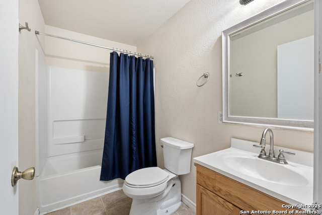 Image 10 of 25 For 7807 Kingsbury Wood