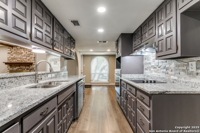 Image 12 of 25 For 10215 Charter Ridge