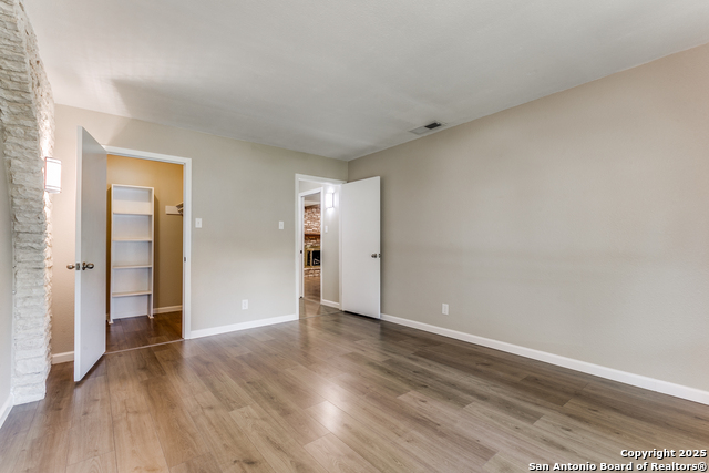 Image 16 of 25 For 10215 Charter Ridge