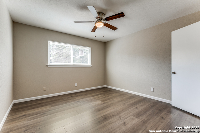 Image 18 of 25 For 10215 Charter Ridge