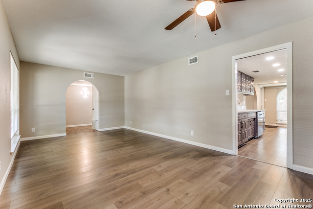 Image 6 of 25 For 10215 Charter Ridge