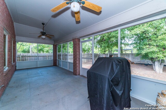 Image 20 of 23 For 10 Oakwell Farms Pkwy