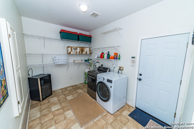 Image 4 of 23 For 10 Oakwell Farms Pkwy
