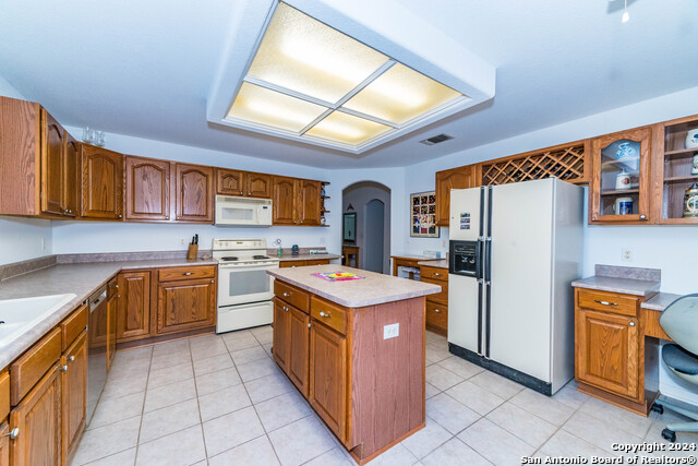 Image 7 of 23 For 10 Oakwell Farms Pkwy