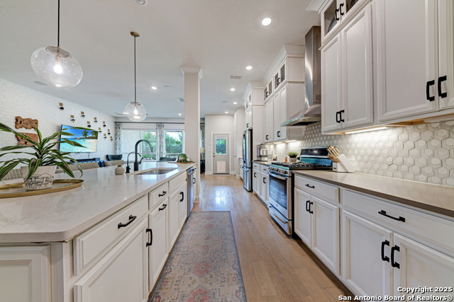 Listing photo id 10 for 23003 Grande Vista