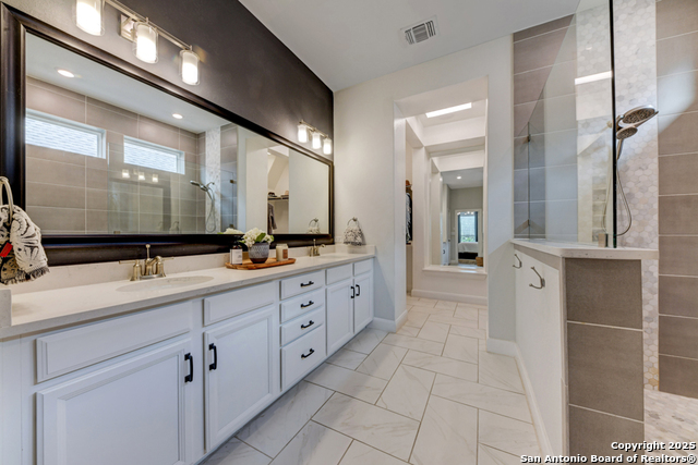Listing photo id 17 for 23003 Grande Vista