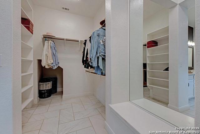 Listing photo id 19 for 23003 Grande Vista
