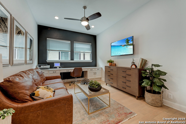 Listing photo id 20 for 23003 Grande Vista