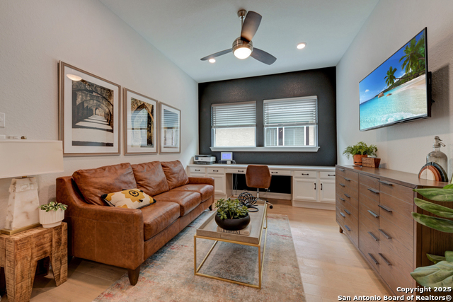 Listing photo id 21 for 23003 Grande Vista