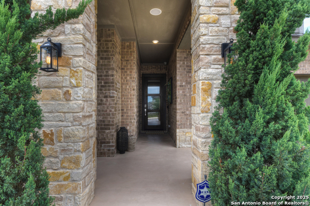 Listing photo id 1 for 23003 Grande Vista
