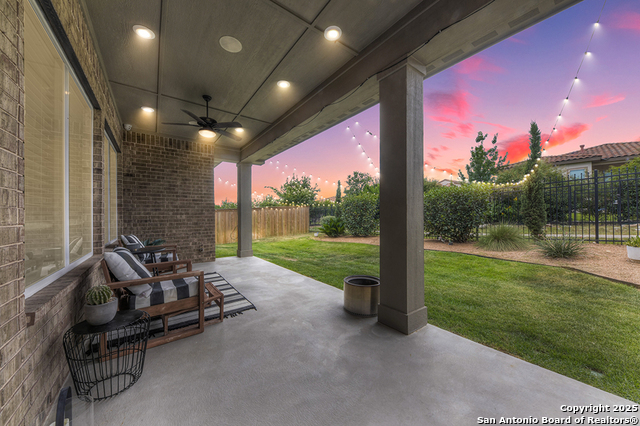 Listing photo id 31 for 23003 Grande Vista