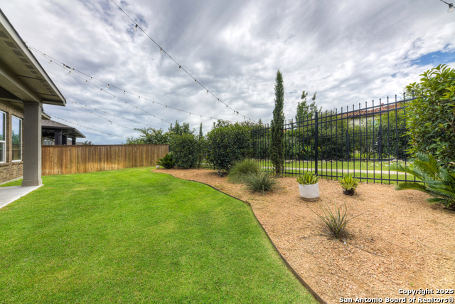 Listing photo id 33 for 23003 Grande Vista