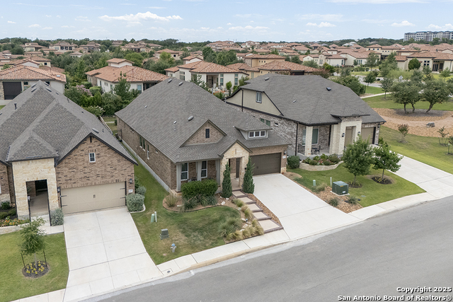 Listing photo id 35 for 23003 Grande Vista