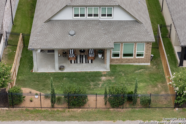 Listing photo id 36 for 23003 Grande Vista