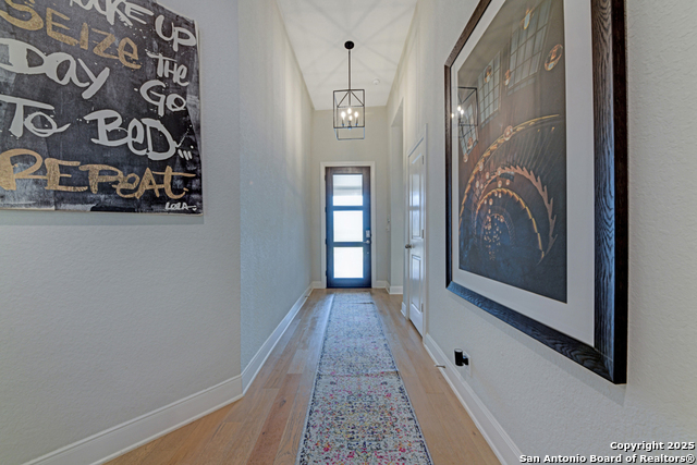 Listing photo id 3 for 23003 Grande Vista