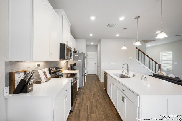 Image 13 of 29 For 16011 Babcock