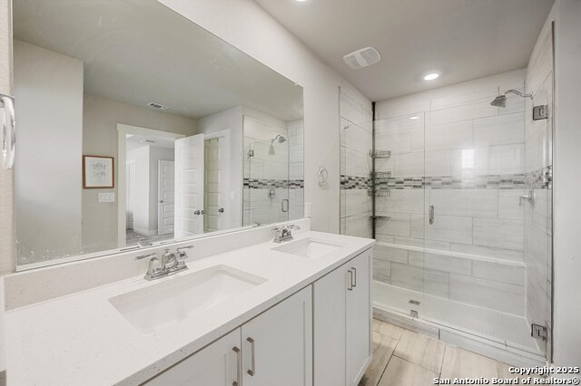 Image 20 of 29 For 16011 Babcock