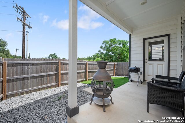 Image 27 of 29 For 16011 Babcock