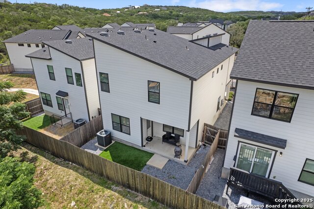 Image 28 of 29 For 16011 Babcock