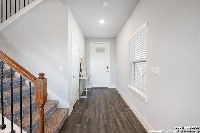 Image 4 of 29 For 16011 Babcock