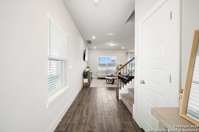 Image 5 of 29 For 16011 Babcock