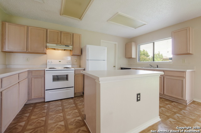 Image 11 of 26 For 6224 Encanto Point