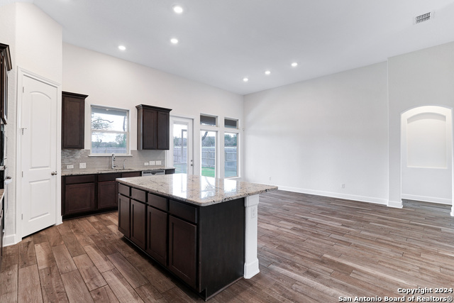 Image 14 of 40 For 8626 Glass Gem Dr