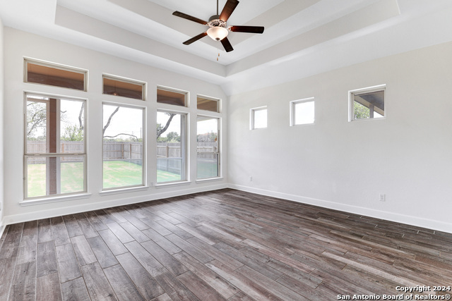 Image 16 of 40 For 8626 Glass Gem Dr