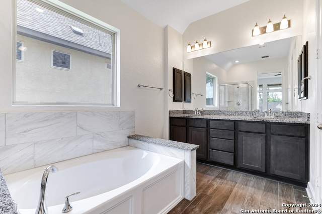Image 18 of 40 For 8626 Glass Gem Dr