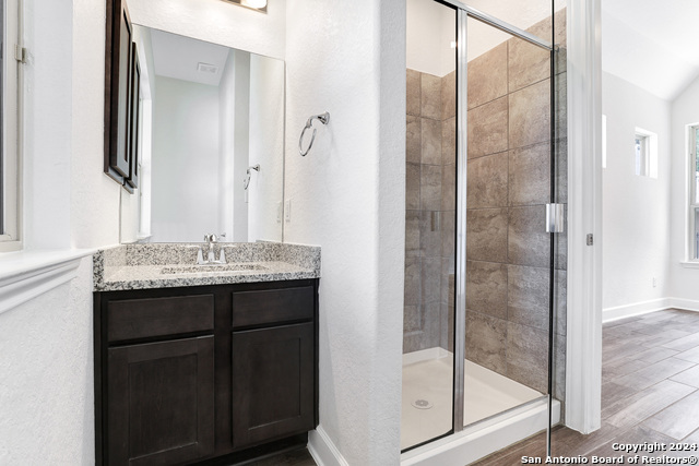 Image 23 of 40 For 8626 Glass Gem Dr