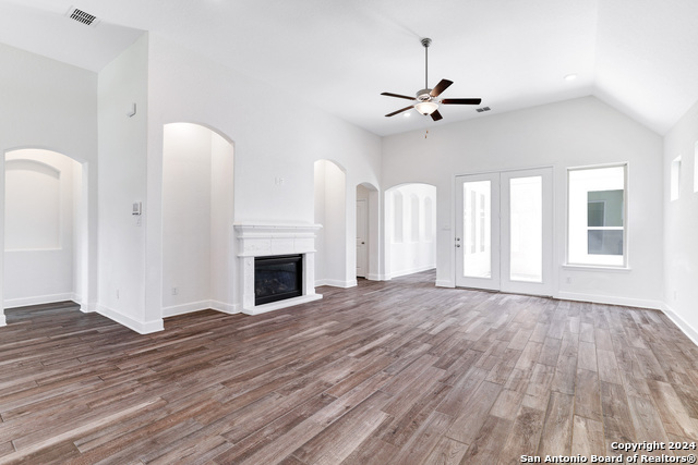 Image 7 of 40 For 8626 Glass Gem Dr