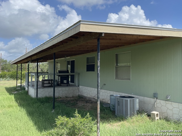 Listing photo id 15 for 233 County Road 340