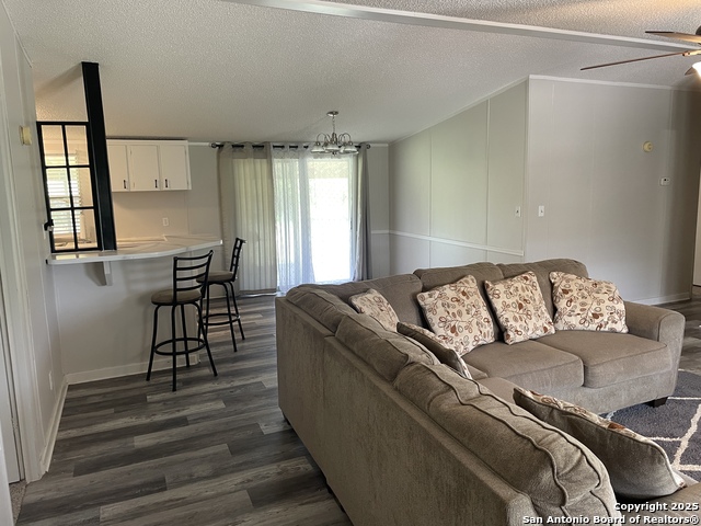 Listing photo id 5 for 233 County Road 340