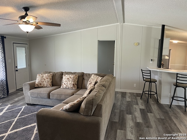 Listing photo id 6 for 233 County Road 340