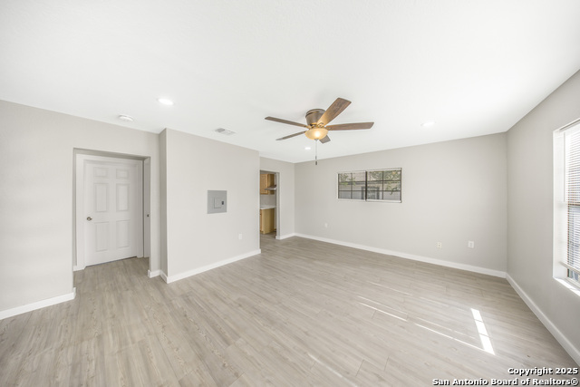 Listing photo id 2 for 447 Alice Fay