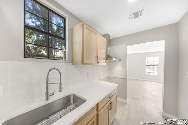 Listing photo id 7 for 447 Alice Fay