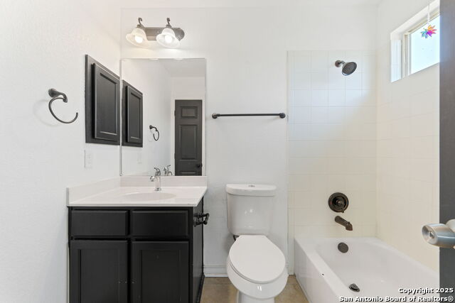 Image 21 of 36 For 23214 Woodlawn