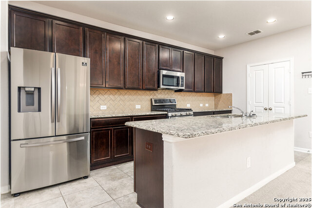 Image 17 of 34 For 9919 Belmore Cove