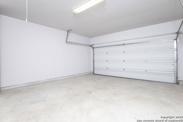 Image 33 of 34 For 9919 Belmore Cove