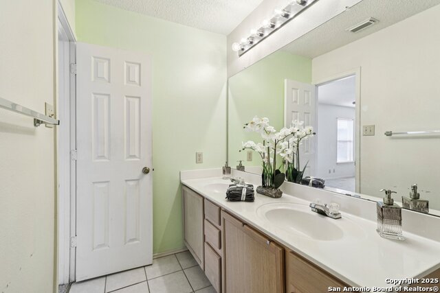 Image 21 of 35 For 11210 Berkley Square