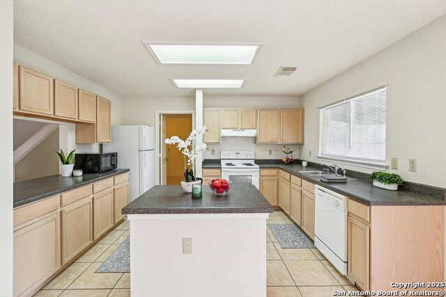 Image 8 of 35 For 11210 Berkley Square