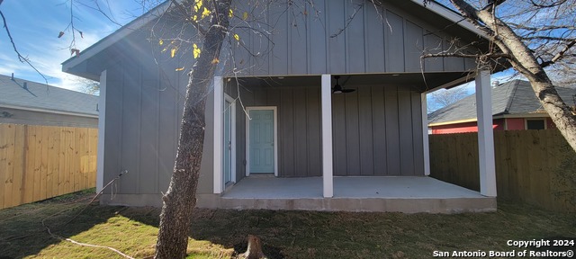 Listing photo id 15 for 338 42nd Sw