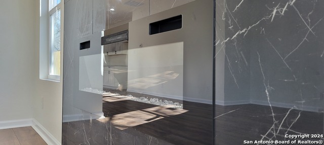 Listing photo id 2 for 338 42nd Sw