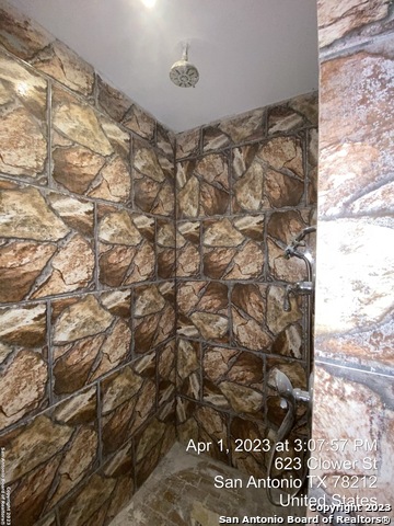 Image 38 of 50 For 623 Clower