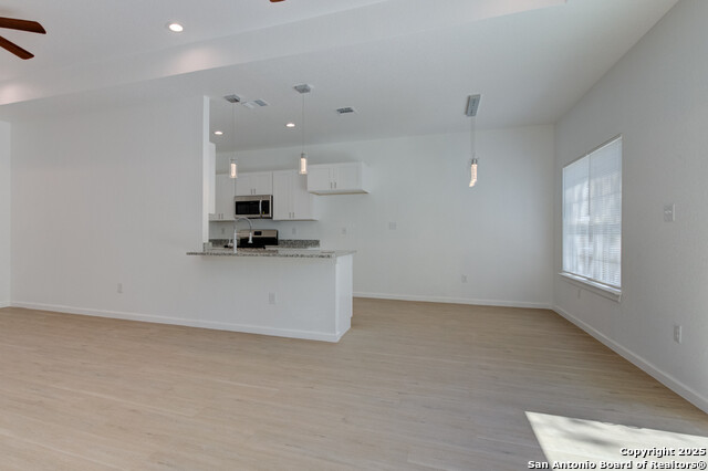 Listing photo id 5 for 626 Sewanee St