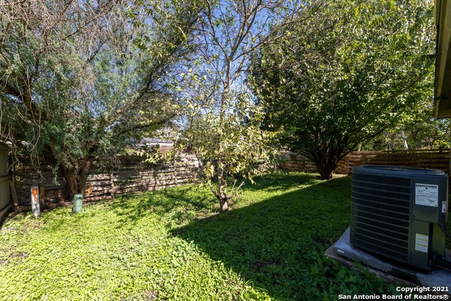 Listing photo id 10 for 8723 Dakota Creek