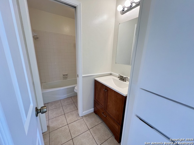 Listing photo id 9 for 734 Rosewood