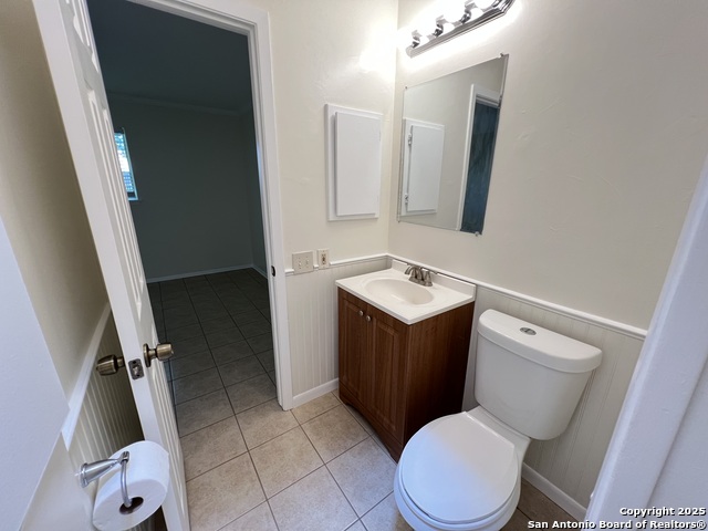 Listing photo id 10 for 734 Rosewood