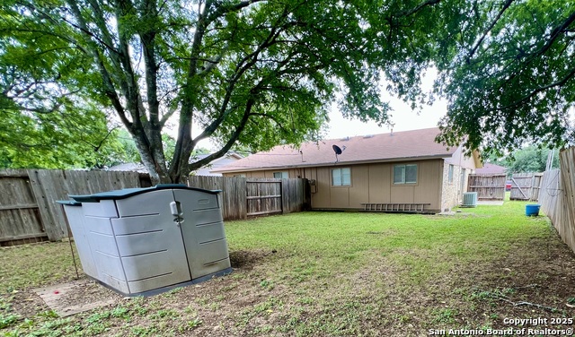 Listing photo id 14 for 734 Rosewood